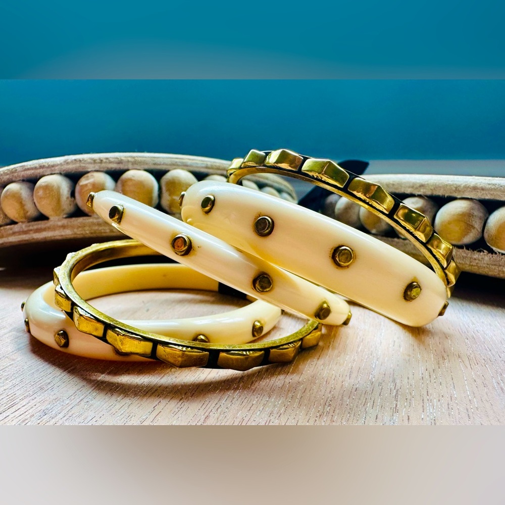 🆕🔖 Set of 5 Acrylic & Brass Metal Bangle Bracelets ✨ NWT!